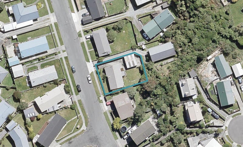 31 Invercargill Drive, Kelson, Lower Hutt - Carousel 1