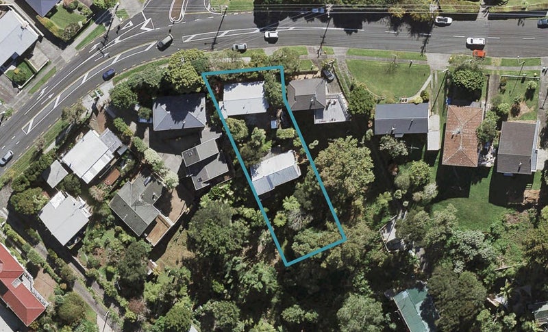 2/25 Coronation Road, Hillcrest, Auckland - Carousel 1