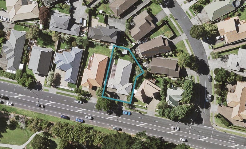 258 Cascades Road, Botany Downs, Auckland - Carousel 1