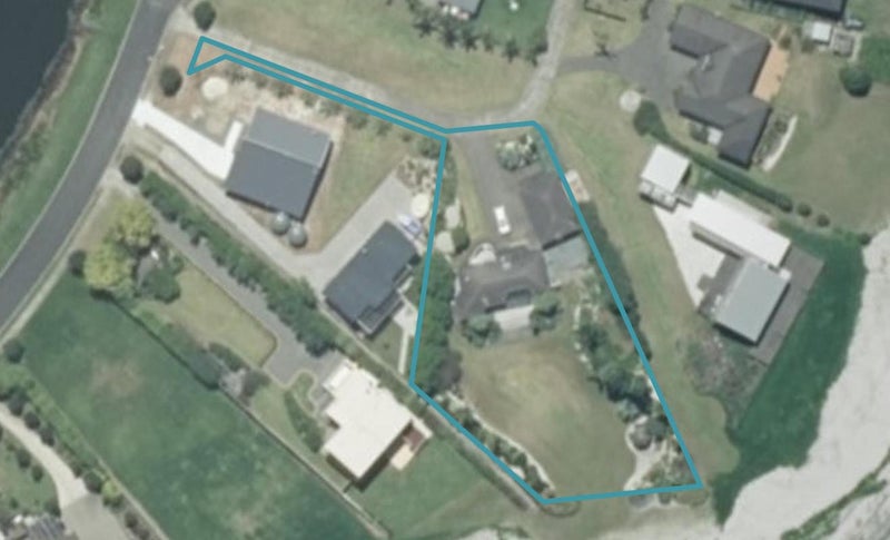 14 Rua One Place, WHAKATIWAI, MIRANDA - Carousel 1