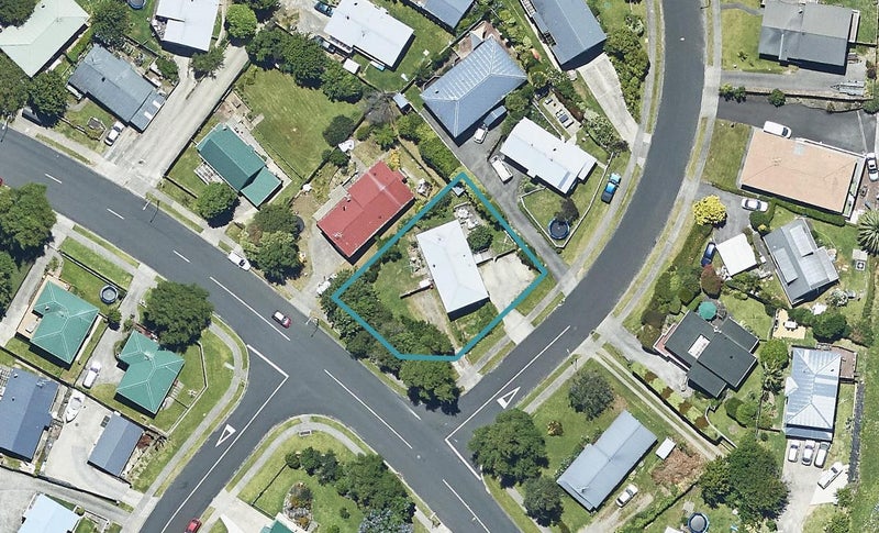 1 Philomel Crest, Welcome Bay, Tauranga - Carousel 1