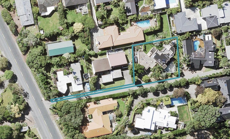 279 Beach Road, Campbells Bay, Auckland - Carousel 1