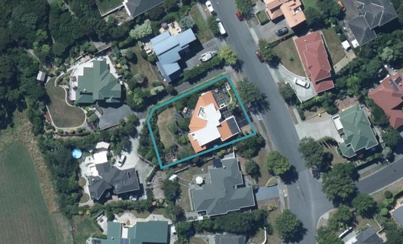 42 Samwell Drive, Whitby, Porirua - Carousel 1