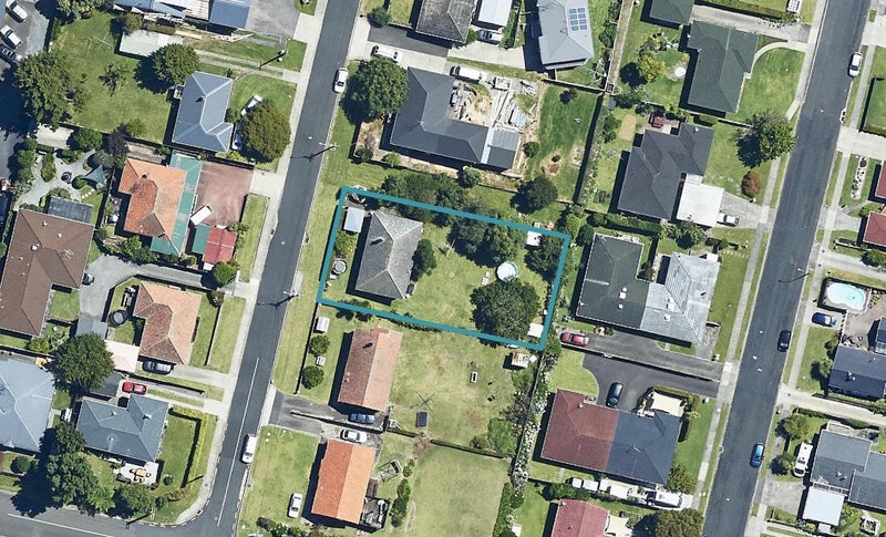 32 Pine Avenue, Otumoetai, Tauranga - Carousel 1
