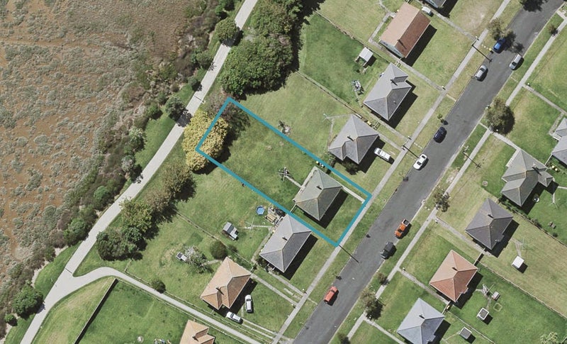 27 Hillary Crescent, Belmont, Auckland - Carousel 1