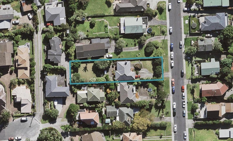 14 Aorangi Place, Birkenhead, Auckland - Carousel 1