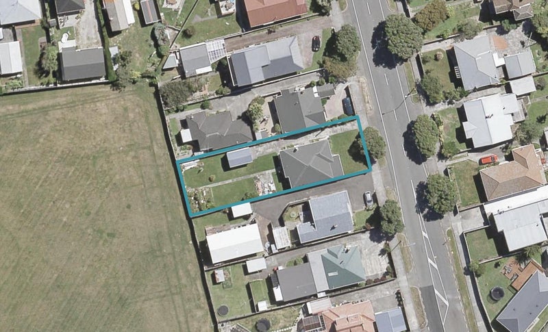 32 Wainui Road, Waiwhetu, Lower Hutt - Carousel 1