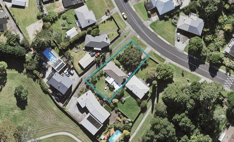36 Glendene Avenue, Glendene, Auckland - Carousel 1