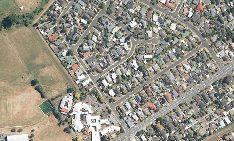 8 Ruru Crescent, Heretaunga, Upper Hutt - Carousel 1