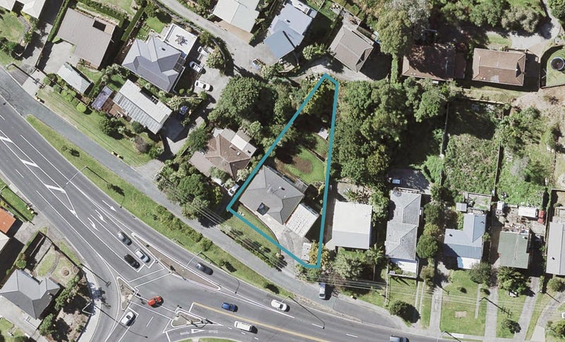 585 East Coast Road, Browns Bay, Auckland - Carousel 1