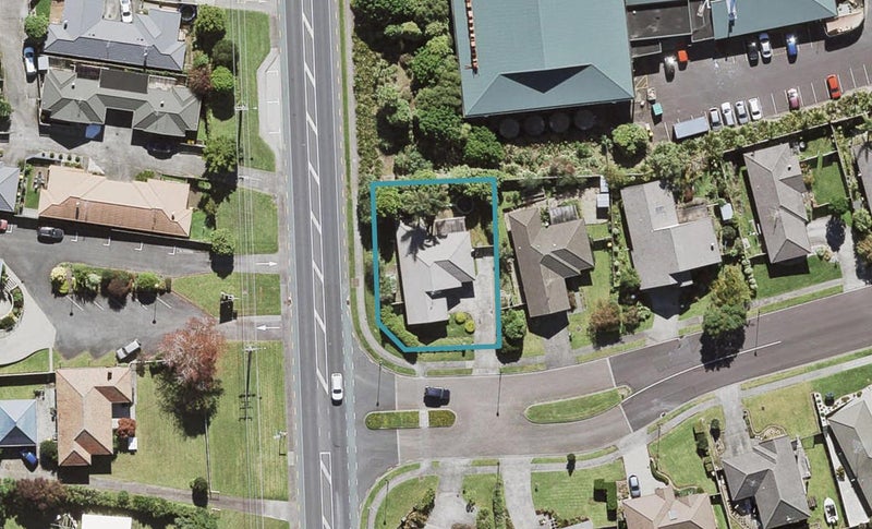 2 Rush Creek Drive, Westgate, Auckland - Carousel 1