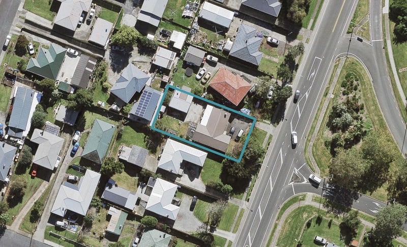 33 Mckenzie Road, Mangere Bridge, Auckland - Carousel 1