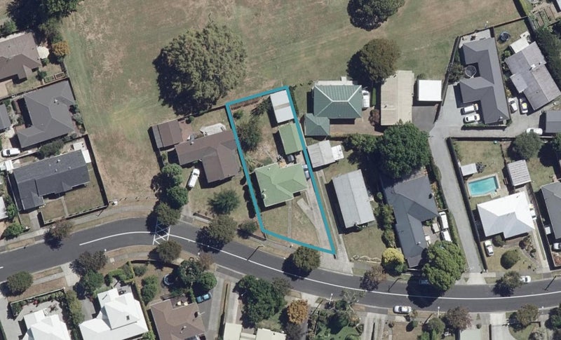7 Laurence Street, Queenwood, Hamilton - Carousel 1