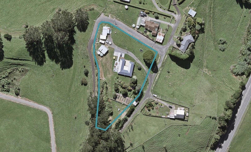 33 Allan Road, Burgess Park, New Plymouth - Carousel 1