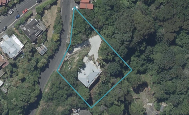 100 Gladstone Road, Dalmore, Dunedin - Carousel 1