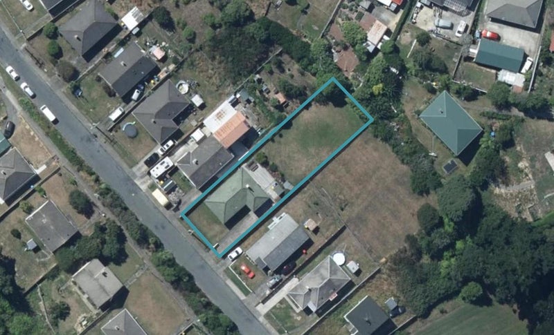 21 Thompson Grove, Ranui, Porirua - Carousel 1