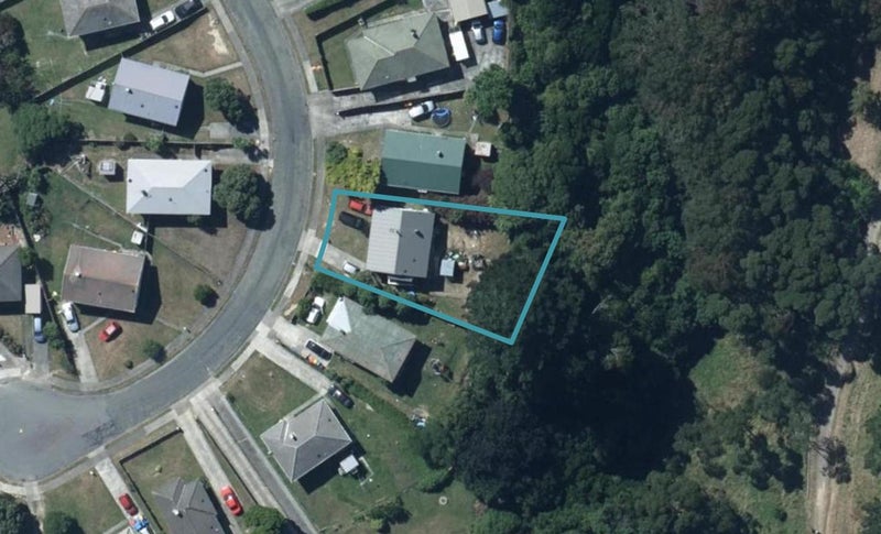 17 Passive Grove, Ascot Park, Porirua - Carousel 1