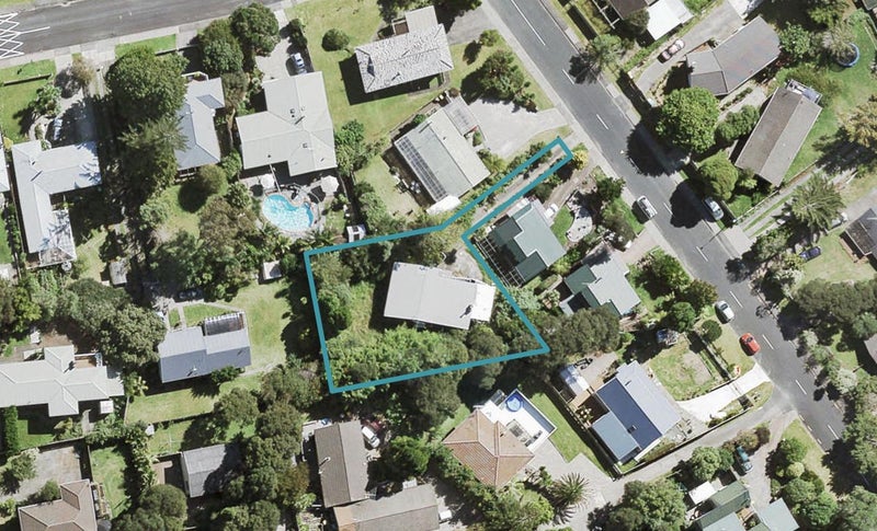 5 Wirihana Road, Titirangi, Auckland - Carousel 1