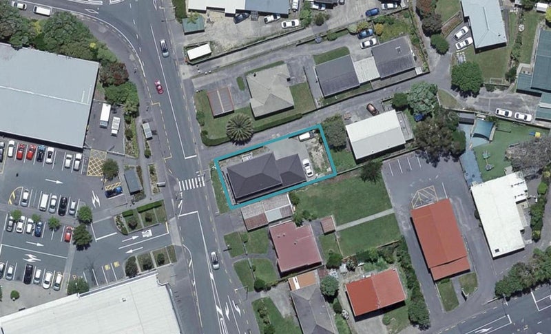 8 Bracken Road, Newlands, Wellington - Carousel 1