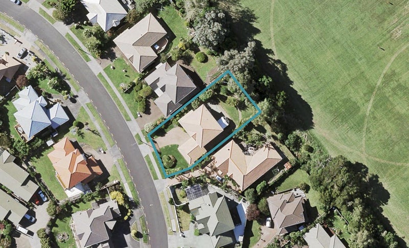 21 Rochester Crescent, Somerville, Auckland - Carousel 1