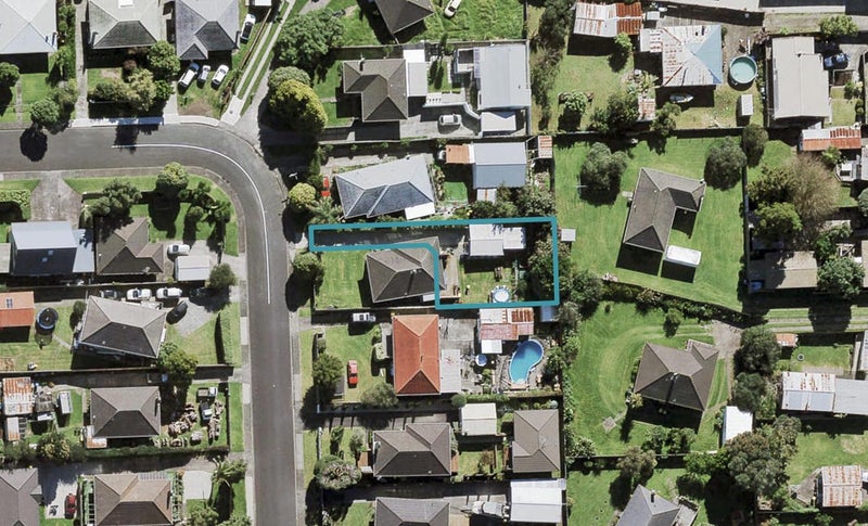37 Durham Street, Te Atatu Peninsula, Auckland - Carousel 1