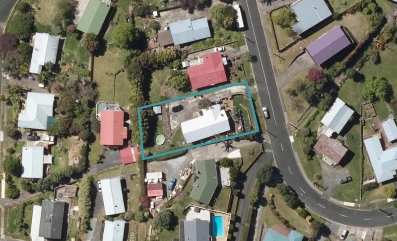 39 Hilltop Avenue, Morningside, Whangarei - Carousel 1