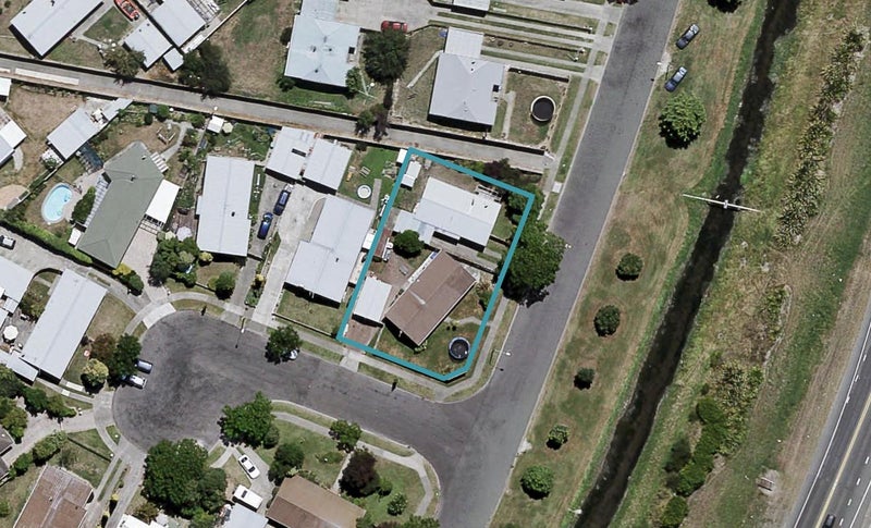 2/42 Atherfold Crescent, Greenmeadows, Napier - Carousel 1