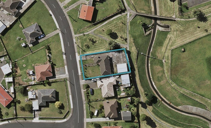 30 Cobham Crescent, Otara, Auckland - Carousel 1