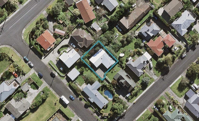 9B Holland Road, Hillcrest, Auckland - Carousel 1