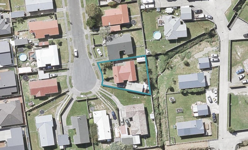 17 Dewsbury Grove, Wainuiomata, Lower Hutt - Carousel 1