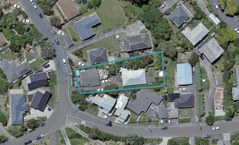 45 Lyndfield Lane, Newlands, Wellington - Carousel 1