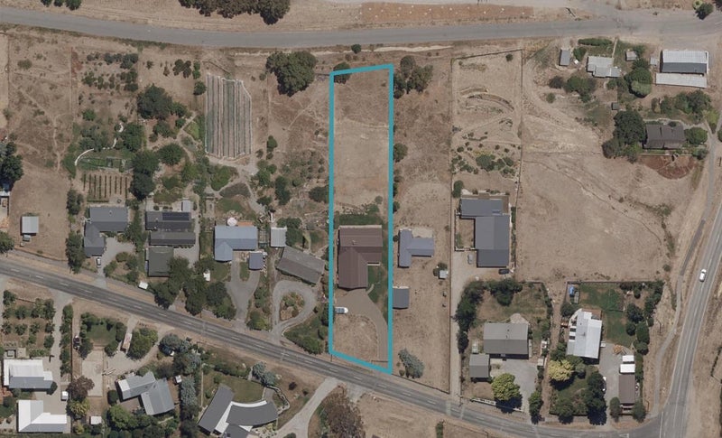 12 Hall Road, Bannockburn, Cromwell - Carousel 1