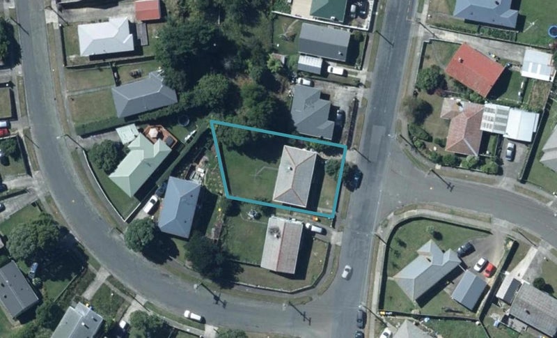 167 Sievers Grove, Cannons Creek, Porirua - Carousel 1