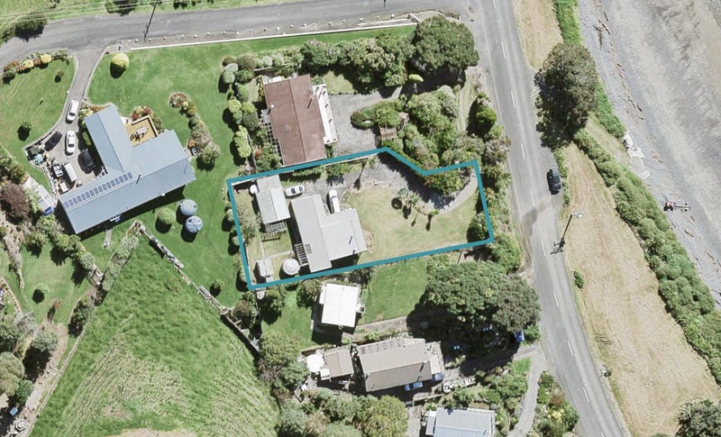 1841 East Coast Road, WHAKATIWAI, MIRANDA - Carousel 1