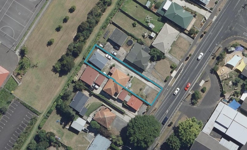 92 Forest Lake Road, Forest Lake, Hamilton - Carousel 1