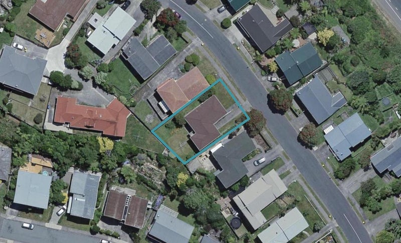 104 Taylor Terrace, Tawa, Wellington - Carousel 1