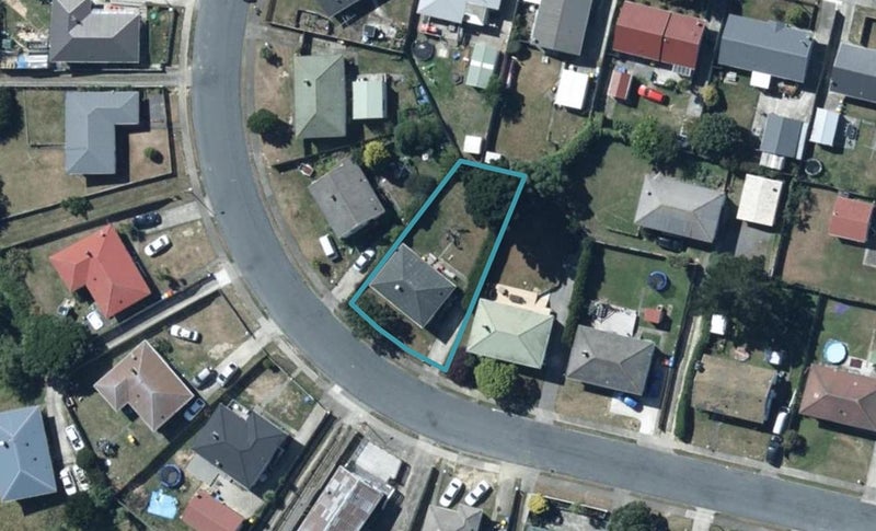 48 Beauzami Crescent, Ascot Park, Porirua - Carousel 1