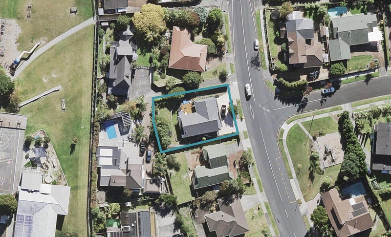 133 Chelsea View Drive, Chatswood, Auckland - Carousel 1