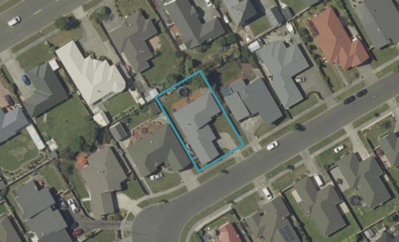 16 Branigan Parade, Kelvin Grove, Palmerston North - Carousel 1