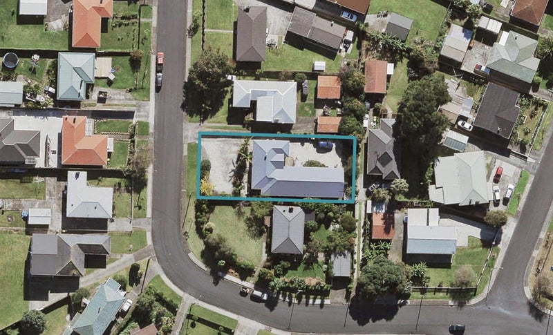 15 Tarata Crescent, Mangere Bridge, Auckland - Carousel 1