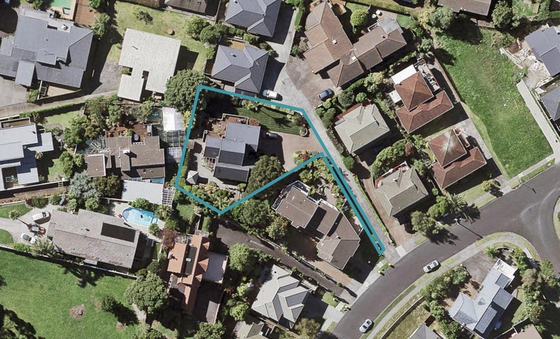 26 Mark Edward Drive, Half Moon Bay, Auckland - Carousel 1