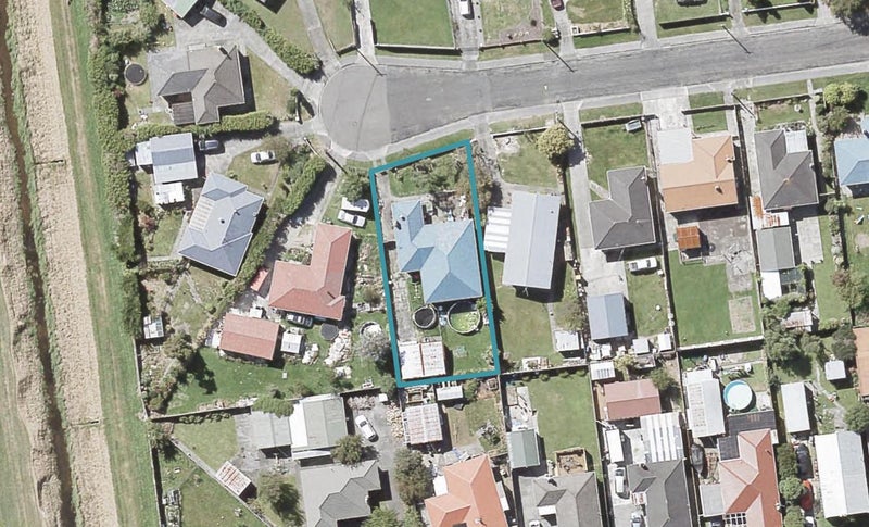 15 Bythell Street, Wainuiomata, Lower Hutt - Carousel 1