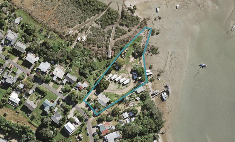31 Shelly Beach Road, Surfdale, Waiheke Island - Carousel 1