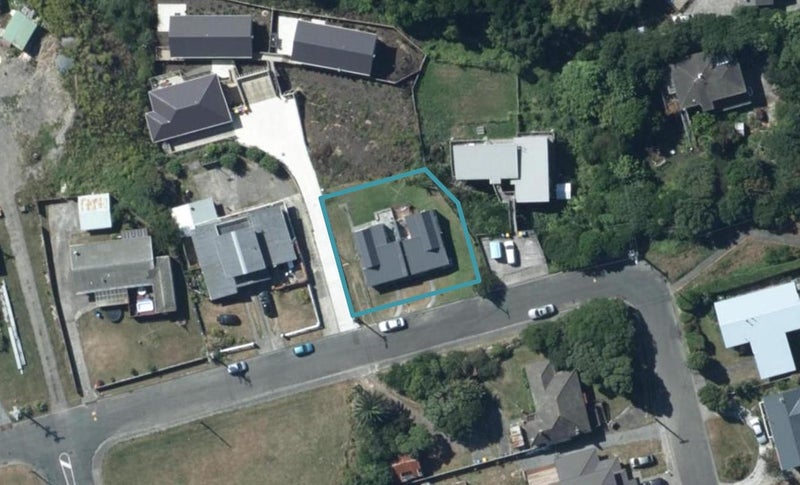 6 Puaha Street, Takapūwāhia, Porirua - Carousel 1