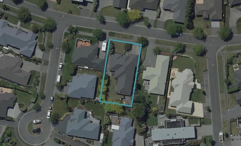37 Kinsella Crescent, Aidanfield, Christchurch - Carousel 1