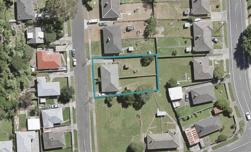 2/6 Bird Grove, Stokes Valley, Lower Hutt - Carousel 1