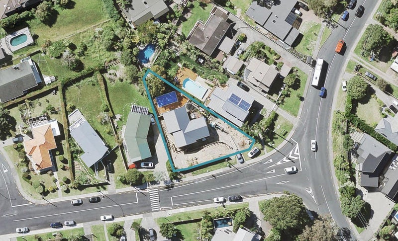 1 Sunrise Avenue, Murrays Bay, Auckland - Carousel 1