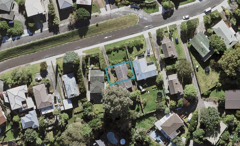 40B Cyclarama Crescent, Massey, Auckland - Carousel 1