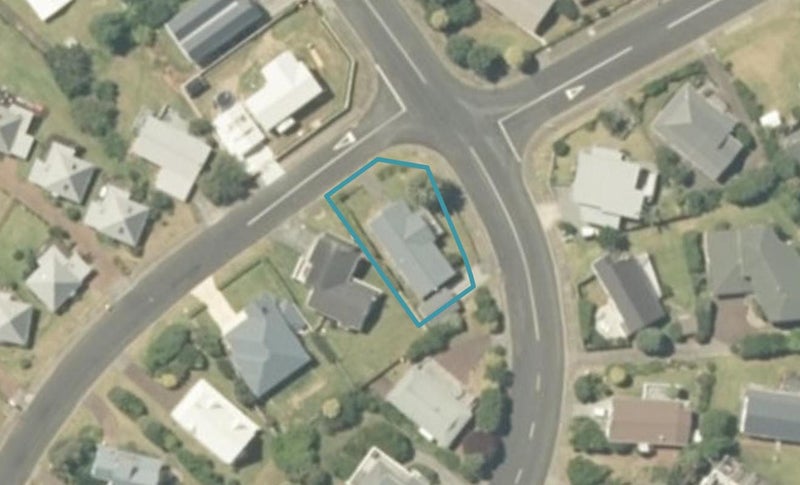 300 Onemana Drive, ONEMANA, WHANGAMATA - Carousel 1