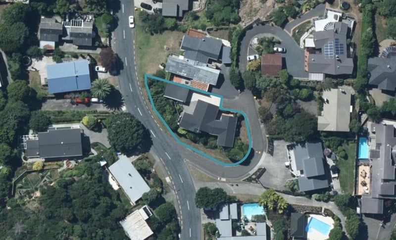 7 Oak Avenue, Paremata, Porirua - Carousel 1